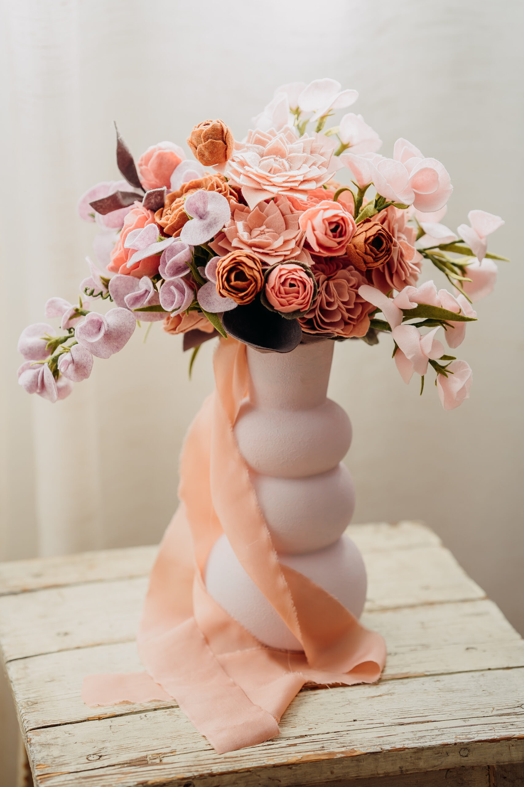 Bloemen, Bruidsboeket Hoorn, vilt bruidsboeket, duurzaam bruidsboeket, duurzaam trouwen, allergie hooikoorts, bruiloft, trouwbloemist, viltbloemist, bloemist Hoorn, alternatief bruidsboeket, trouwbloemen Hoorn