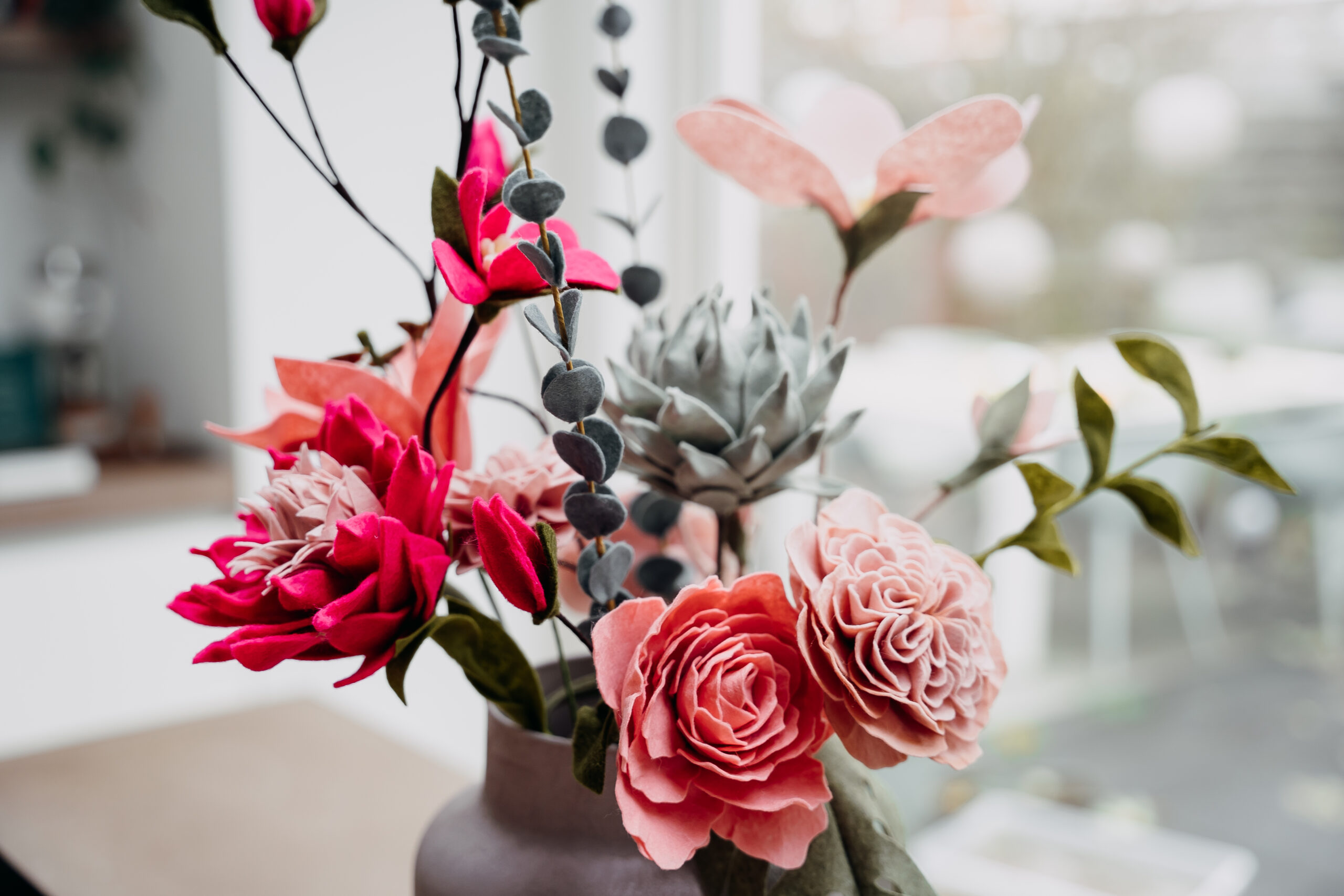 bloemist Hoorn, boeket Hoorn, kunstbloemen, zijde bloemen, viltboeket, duurzaam boeket, allergie boeket, hooikoorts boeket, viltbloemist, alternatief boeket, bloemen voor in huis
