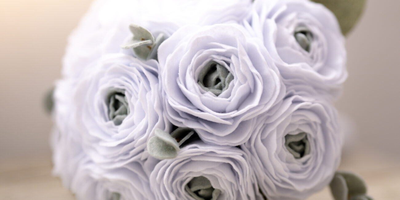 Bruidsboeket Hoorn, vilt bruidsboeket, duurzaam bruidsboeket, duurzaam trouwen, allergie hooikoorts, bruiloft, trouwbloemist, viltbloemist, bloemist Hoorn, alternatief bruidsboeket, trouwbloemen Hoorn